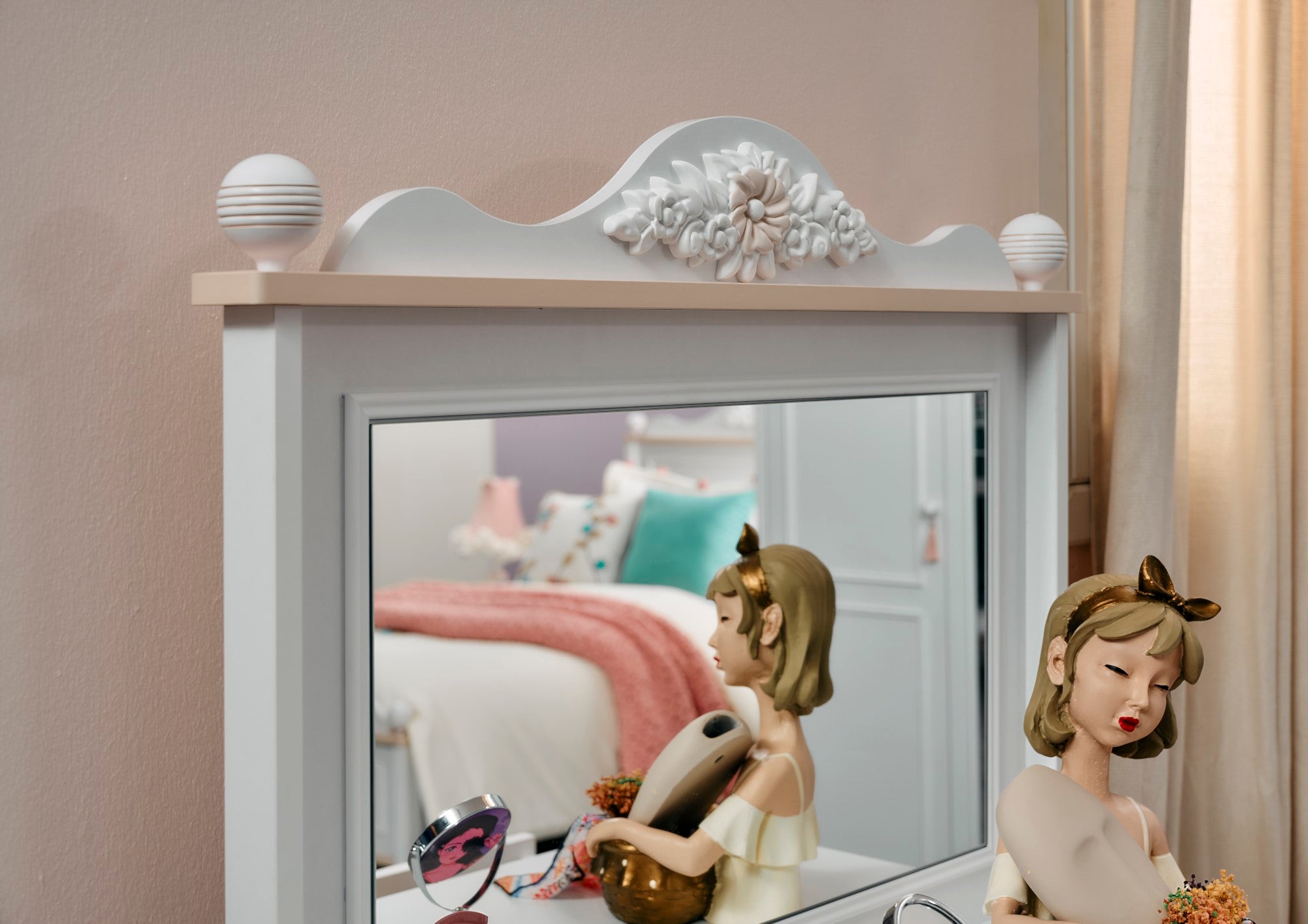 Alya Dresser With Mirror