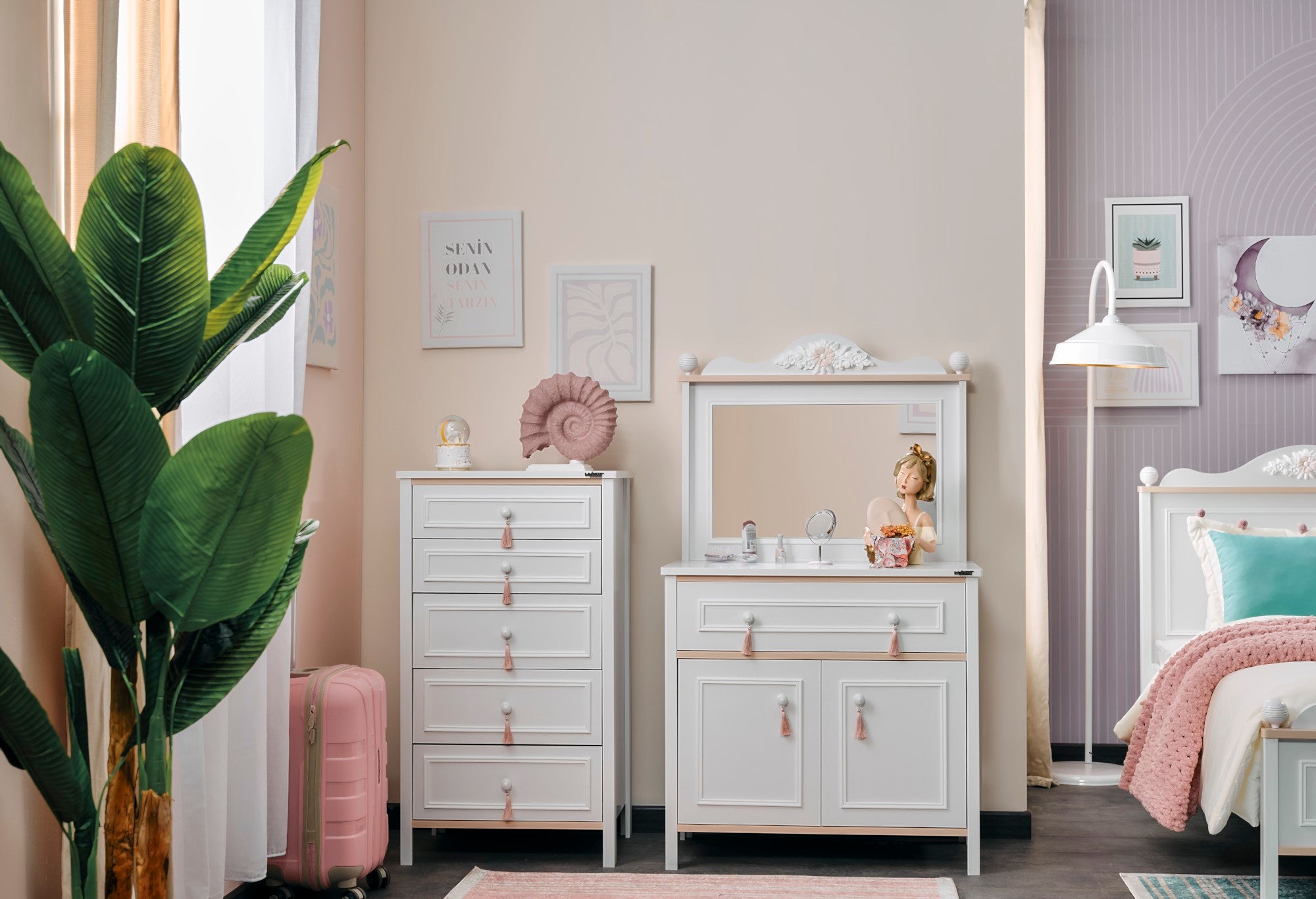 Alya Dresser With Mirror