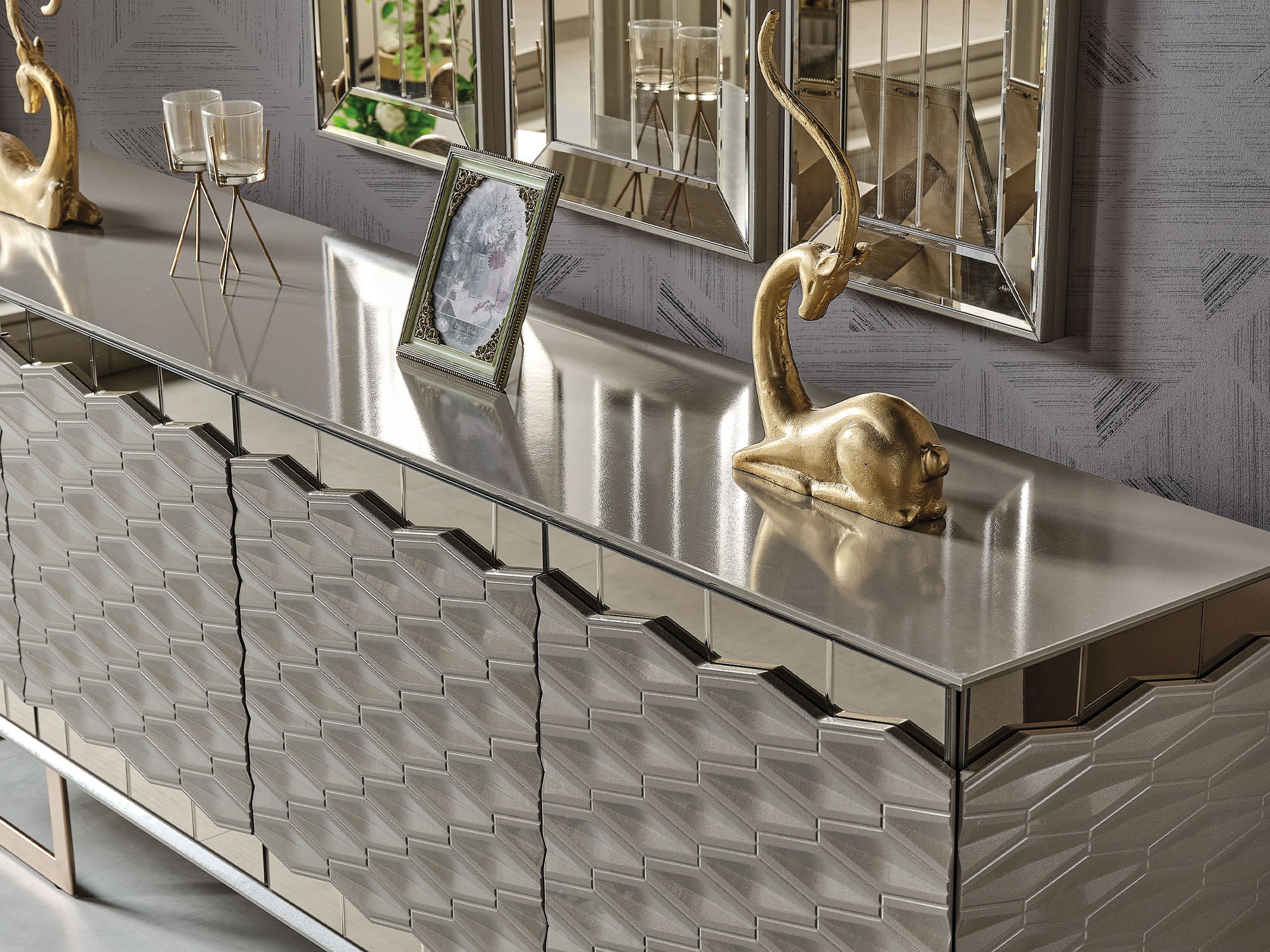 Gokce Diningroom Set