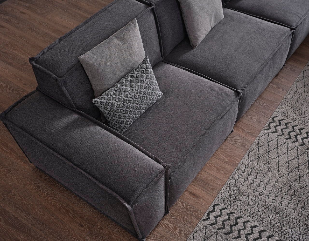 Padova Sectional With Ottoman