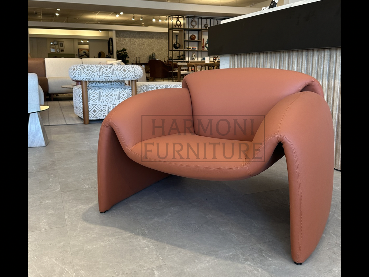 Pera Armchair