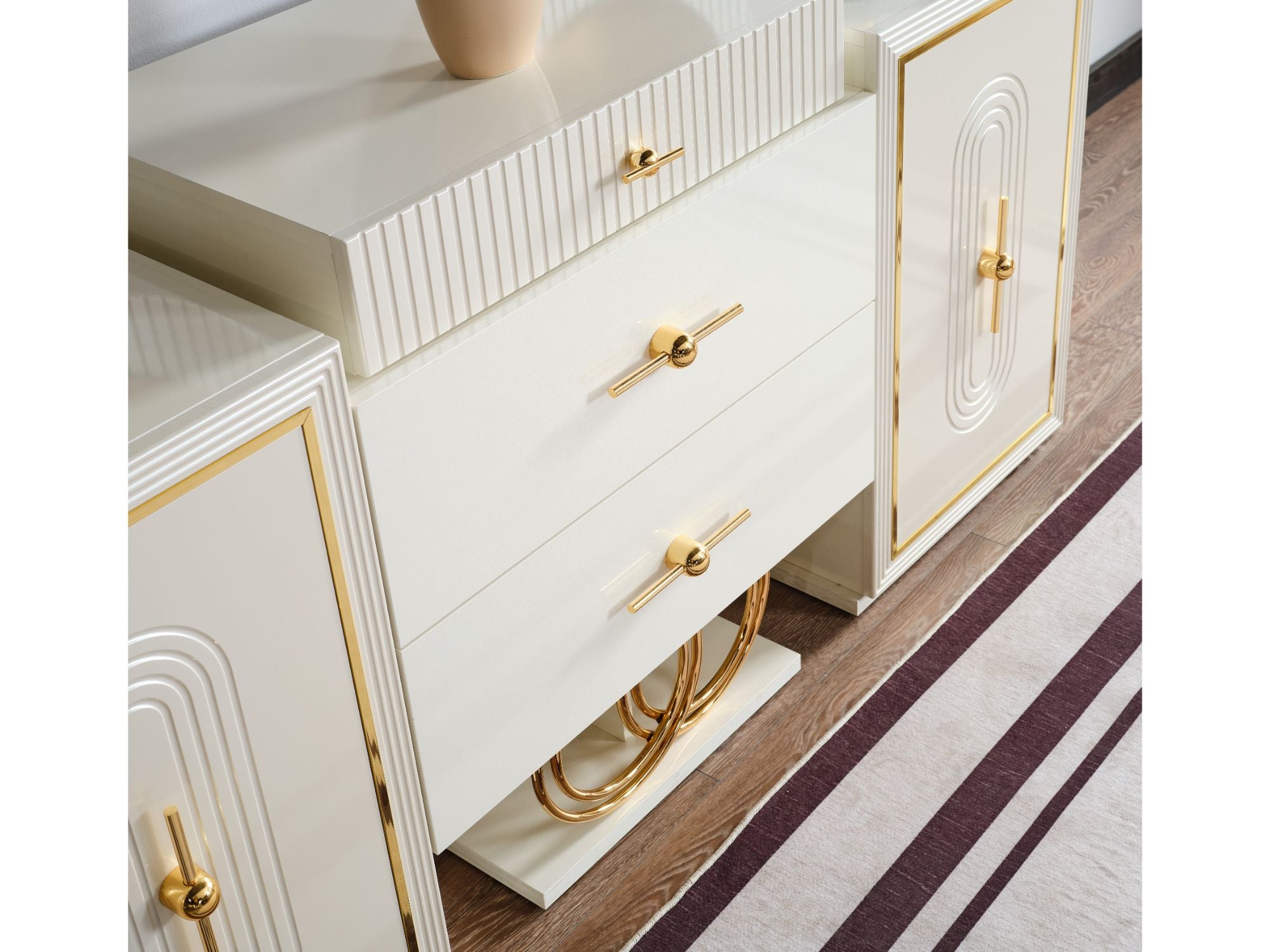 Marsel Consol With Mirror