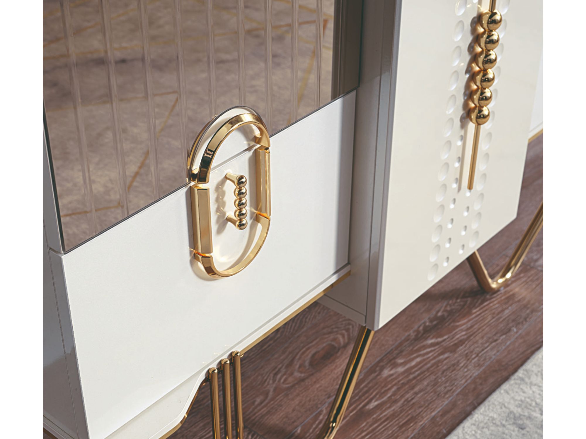 Valence Consol With Mirror