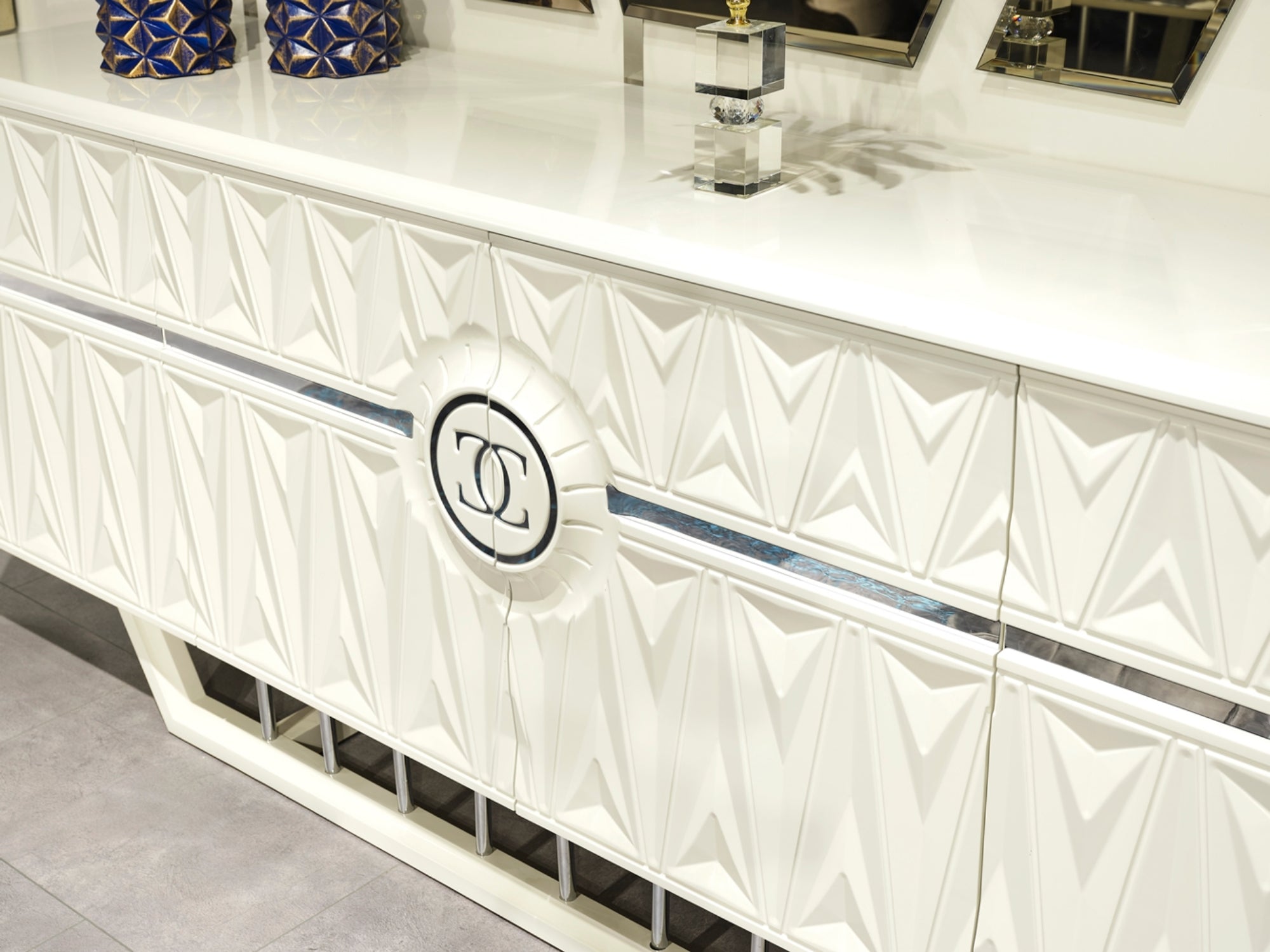 Nova Consol With Mirror