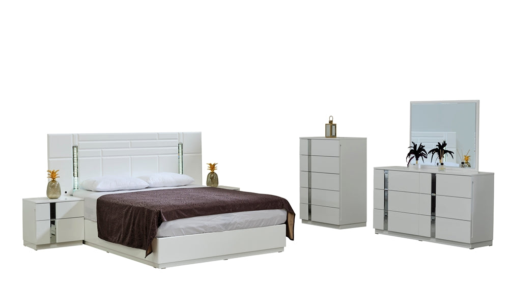 Sienna Bedroom (Queen Frame With Headboard & Dresser With Mirror & 2 Nightstand & Chest)