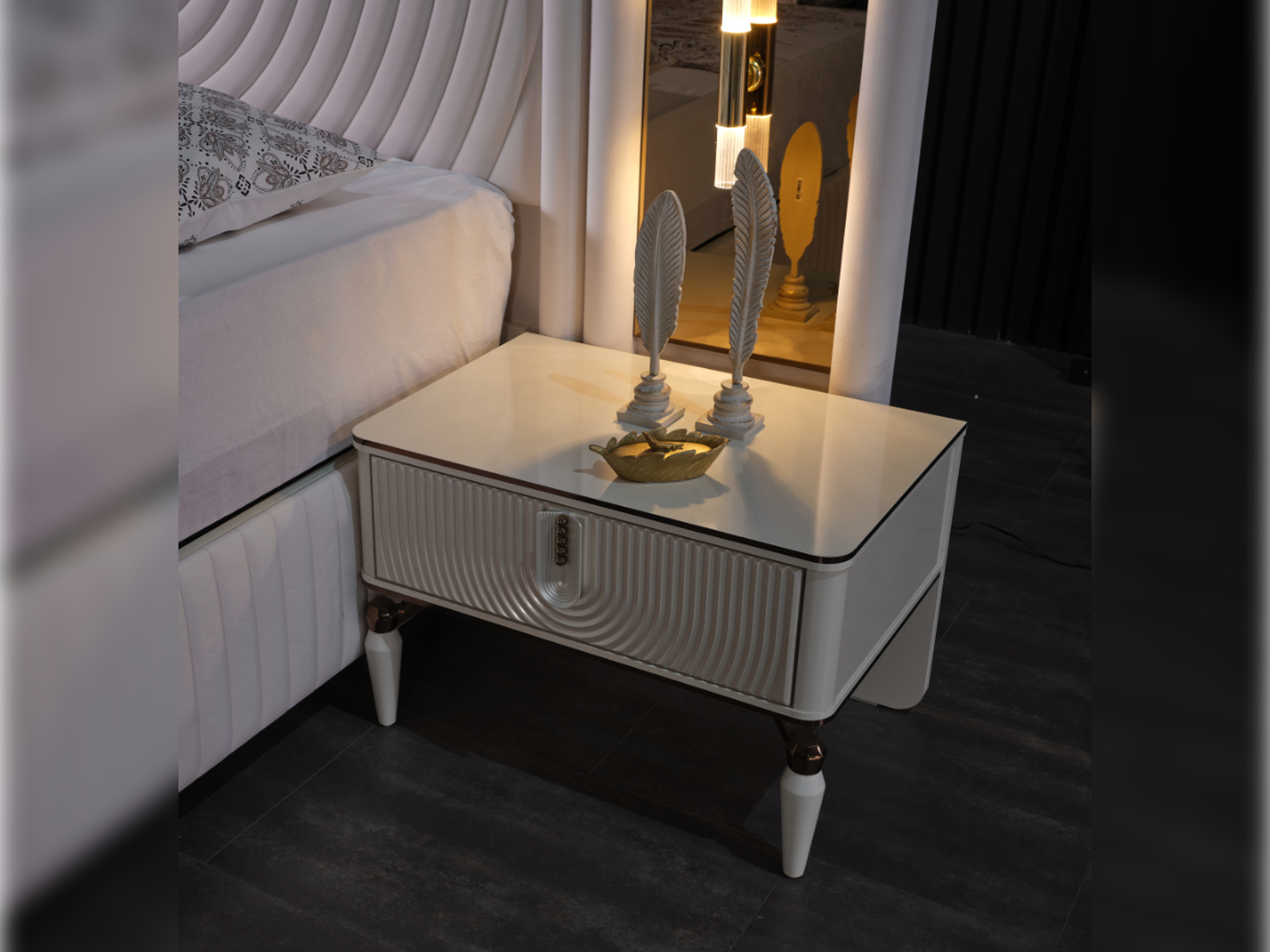 Kuvars Nightstand With Back Part